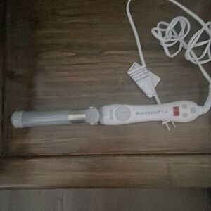 Never used brand new Beachwaver 1.25